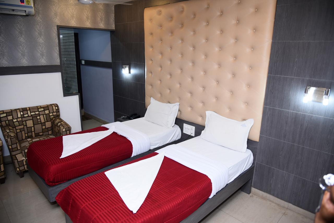 Hotel Grand Choice Bangalore Esterno foto
